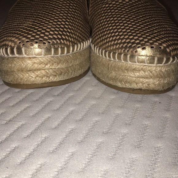 Steve Madden gold flat-forms 9 - Picture 4 of 6